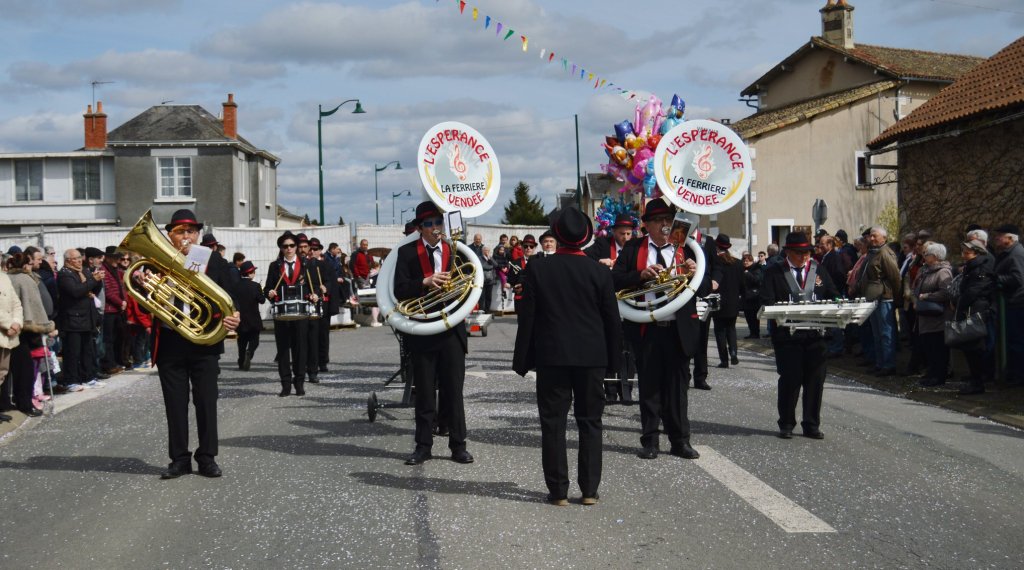 Marching Band l'Espérance La Ferrière - Les basses