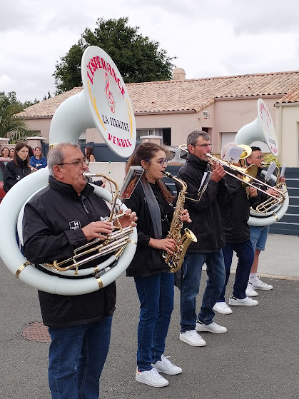 Marching Band l'Espérance La Ferrière - Les basses